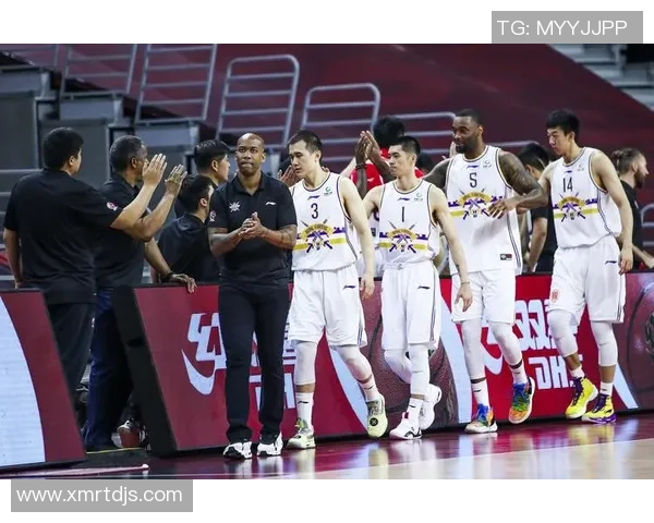 广厦队与同曦队激战正酣精彩文字直播全程回顾与分析